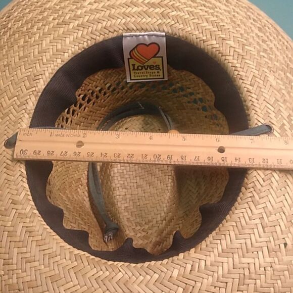 Love Tan Grooming Kit with Essential Tools - Picture 3 of 5